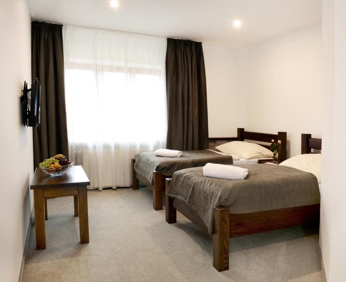 Restaurace A Penzion Pod Hradem Hotel Zlin Ngoại thất bức ảnh